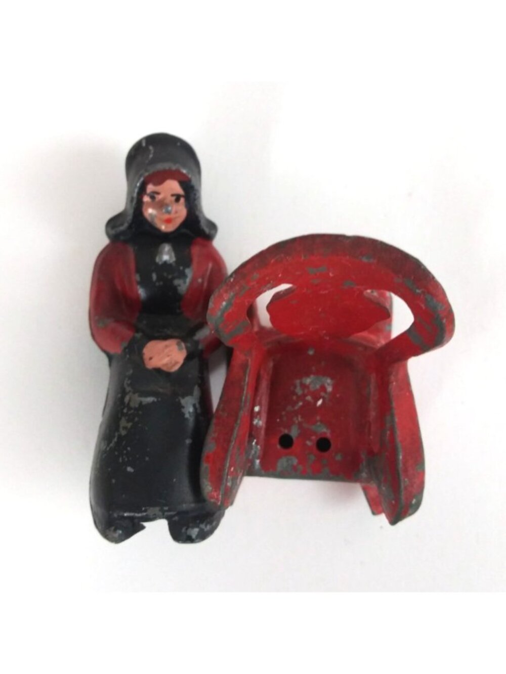 Vintage Amish Woman In Rocking Chair Cast iron Salt & Pepper Shakers - Picture 6 of 7